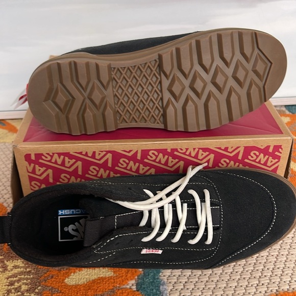 Vans WMNS Colfax Boot Mte-1
Gum/Black
VN000BCGW9Q
BOOTS Sneakers - Picture 4 of 16